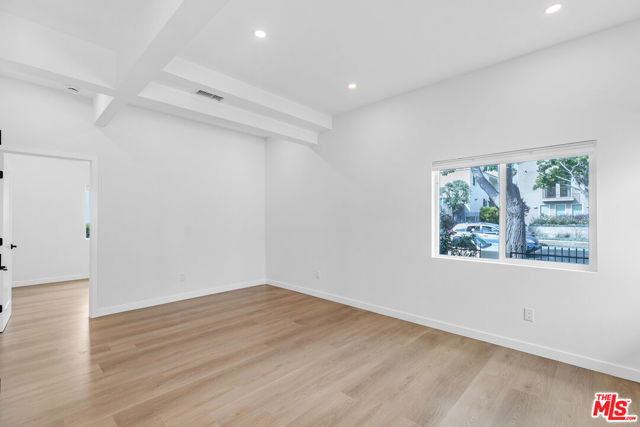 1536 11th Street, Santa Monica CA: https://media.crmls.org/mediaz/92e311e6-30c9-41c4-830e-ad0b7c4ed9f2.jpg