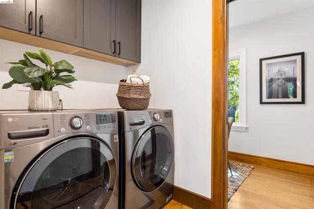 Image 15 of 41 For 3208 Claremont Ave