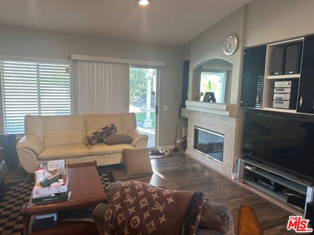 44 E Sutton Place, Palm Desert CA: https://media.crmls.org/mediaz/92e3eb5a-272b-4fbc-90b6-27a9765f07e3.jpg