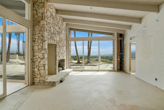 925 W Coronado Avenue, Palm Springs, CA 92262