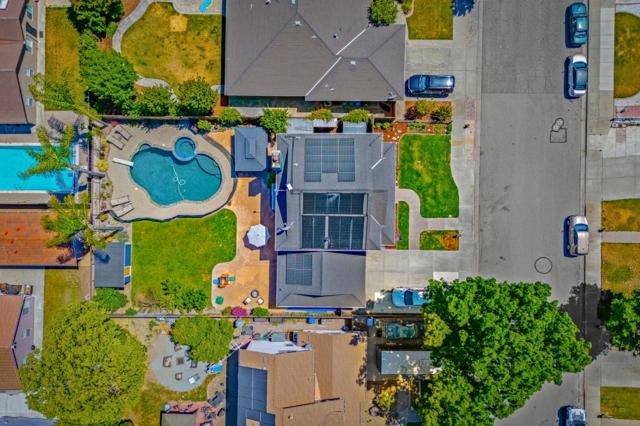 1851 Severinsen Street, Hollister CA: https://media.crmls.org/mediaz/92e54c0f-32e0-4e2d-81ba-9295e3b9f37b.jpg