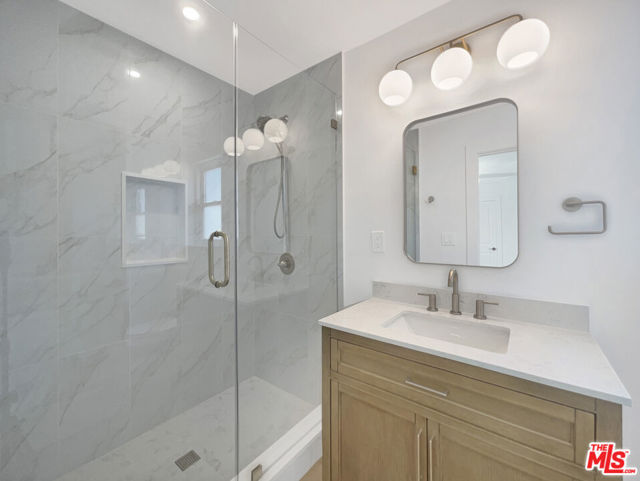10011 Odessa Avenue, North Hills CA: https://media.crmls.org/mediaz/92e5b48d-fc0c-4c62-8117-f0081a56c4ca.jpg