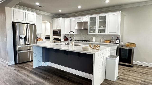 Detail Gallery Image 10 of 45 For 394 Plaza Toluca, Chula Vista,  CA 91914 - 5 Beds | 3/1 Baths
