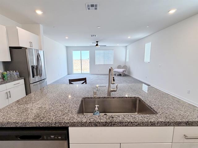 Detail Gallery Image 9 of 33 For 25523 Sutera Dr, Homeland,  CA 92548 - 3 Beds | 2 Baths