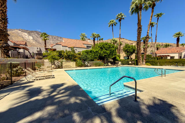 222 Canyon Circle N #5, Palm Springs, CA 92264