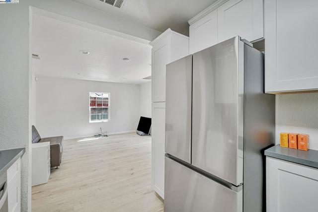 3920 Gravenstein Hwy, Sebastopol CA: https://media.crmls.org/mediaz/92e7aa27-2588-4d82-9534-53de9a06209e.jpg