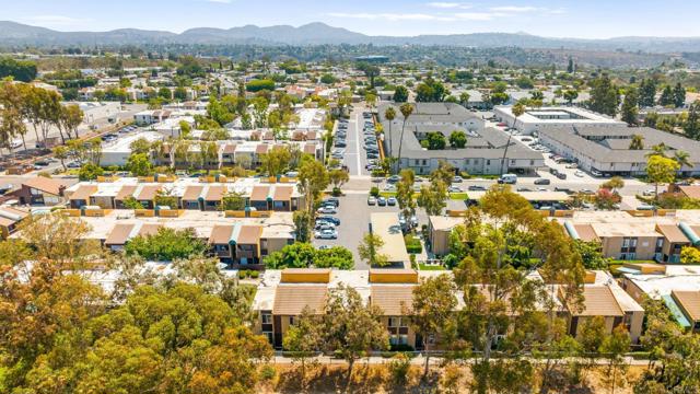 3456 Castle Glen Dr, Mission Valley CA: https://media.crmls.org/mediaz/92e7e82b-1dd8-4bfd-820d-2dd60c15bf02.jpg