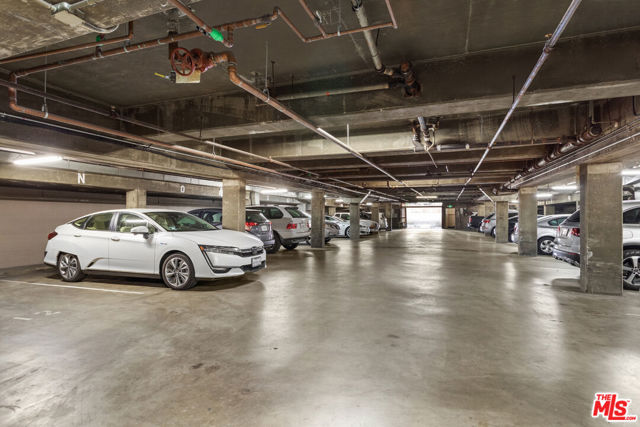 947 W 30th Street, Los Angeles CA: https://media.crmls.org/mediaz/92e81d2d-9135-41c6-9dee-ea2cb000eb6f.jpg