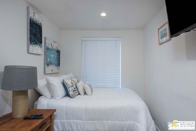 2072 Arnico Street, Palm Springs CA: https://media.crmls.org/mediaz/92e81e04-b0ff-4412-8d50-521c78f73883.jpg