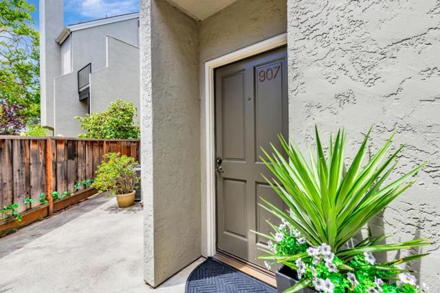 907 Cowper Street, Palo Alto CA: https://media.crmls.org/mediaz/92e95ad0-cb90-4afd-a1f4-57a9a7a65dbb.jpg