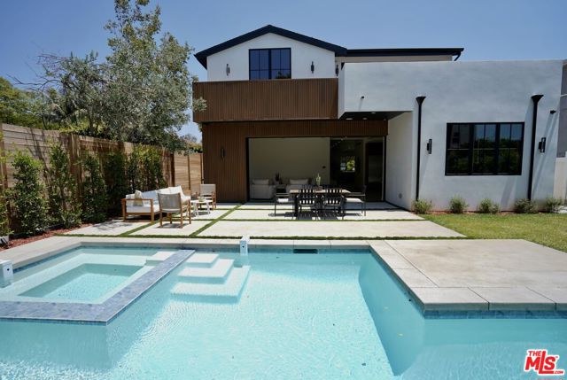 1441 S Oakhurst Drive, Los Angeles CA: https://media.crmls.org/mediaz/92e9b528-ebde-4b57-b031-37f88e41f750.jpg