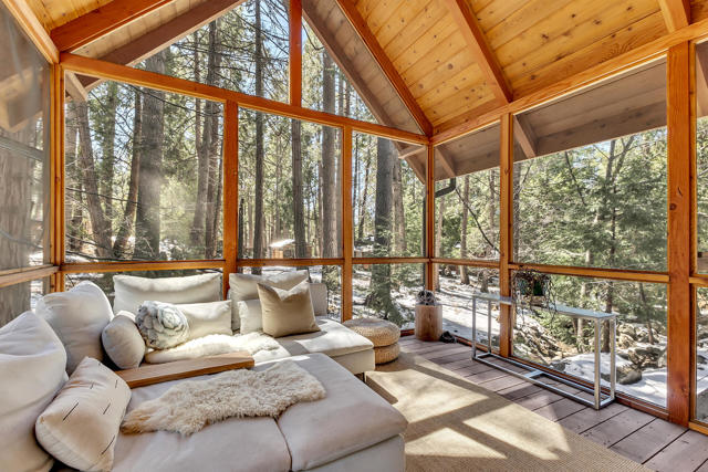 26299 Tahquitz Drive, Idyllwild CA: https://media.crmls.org/mediaz/92e9c51a-09be-467a-8234-9429a8521bca.jpg