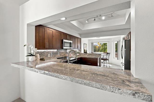 752 Vista Lago Drive N, Palm Desert, CA 92211