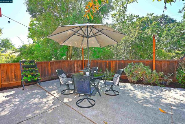 1084 Southdown Court, Walnut Creek CA: https://media.crmls.org/mediaz/92ea6dba-ab77-45fc-a93e-a587e0a1eb35.jpg
