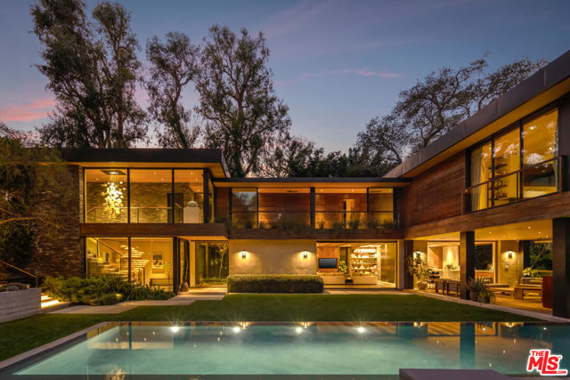 9551 Oak Pass Road, Beverly Hills CA: https://media.crmls.org/mediaz/92eb799c-9337-4ddb-a203-003462ec6af2.jpg