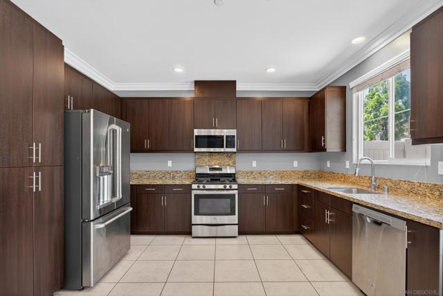 Image 12 of 37 For 42921 Avenida Amistad