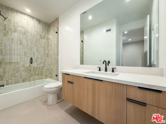 150 N Arnaz Drive, Beverly Hills CA: https://media.crmls.org/mediaz/92ed6800-a461-4a65-a70b-e3706553cb6b.jpg