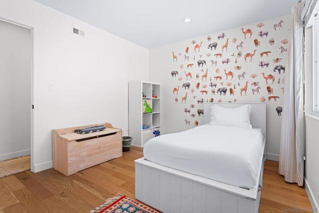 5745 Soledad Mountain Road, La Jolla CA: https://media.crmls.org/mediaz/92ed6b7f-8d16-4000-83a7-fb9145661a61.jpg