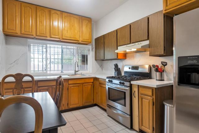 835 Alabama Street, San Francisco CA: https://media.crmls.org/mediaz/92ede13b-0d8e-499f-8eca-5d3010d50094.jpg