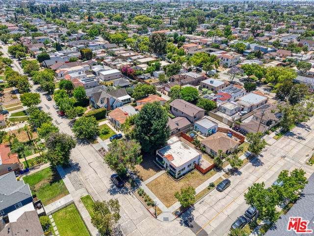 3653 Falcon Avenue, Long Beach CA: https://media.crmls.org/mediaz/92ee1dff-5b63-4273-a5d2-9dda0e1a3f8a.jpg