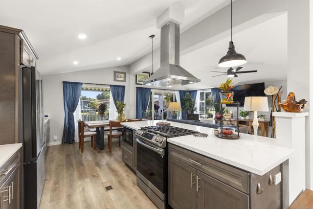 Detail Gallery Image 4 of 57 For 276 N El Camino Real #172,  Oceanside,  CA 92058 - 2 Beds | 2 Baths