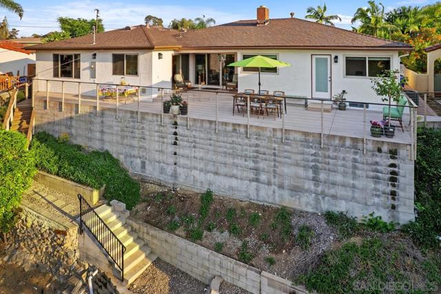 4386 Argos Dr, San Diego CA: https://media.crmls.org/mediaz/92efe6e7-55bf-4b42-a85d-46a867c6ac17.jpg