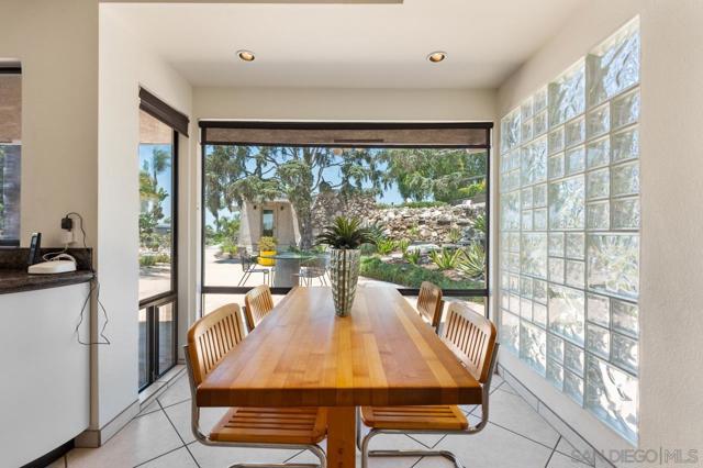 11020 Horizon Hills Dr, El Cajon CA: https://media.crmls.org/mediaz/92f04a09-66d4-45f0-b762-f24016264e72.jpg