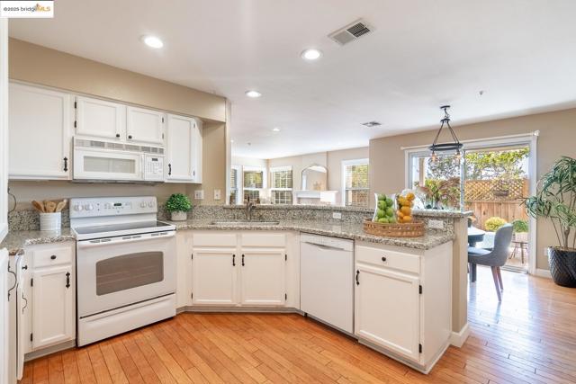 1105 Radiant Lane, San Ramon CA: https://media.crmls.org/mediaz/92f1c2fa-9df9-4a24-a0b2-1cb156eb0bc1.jpg