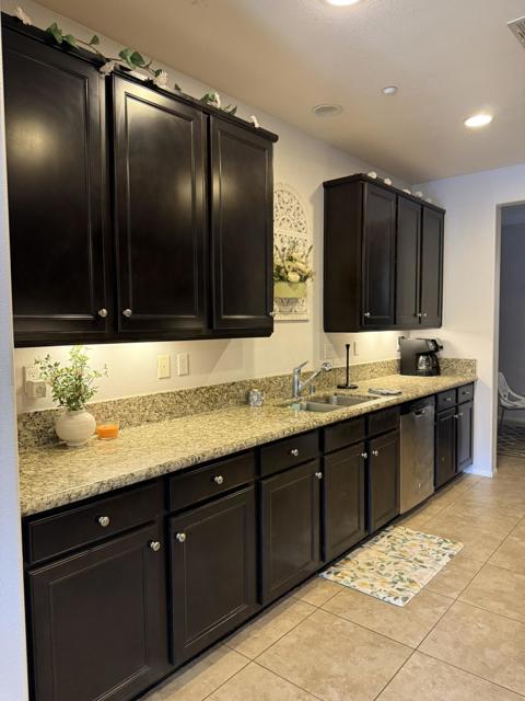 250 Paseo Bravo, Palm Desert CA: https://media.crmls.org/mediaz/92f2fa75-5efd-42c0-be80-db7dcd031ace.jpg