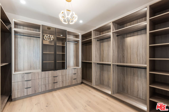 908 Rosecrans Avenue, Manhattan Beach CA: https://media.crmls.org/mediaz/92f4b15b-e3cf-4704-b6db-2bb610a49ee0.jpg