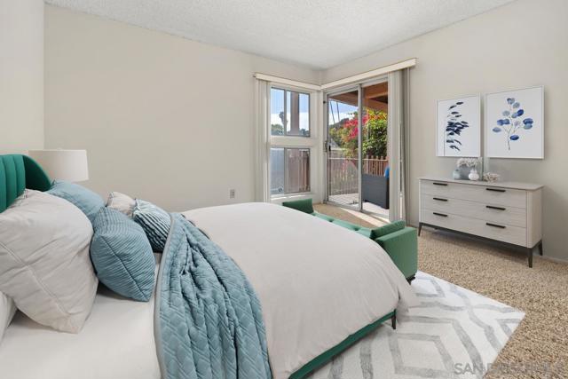 2600 TORREY PINES Rd, La Jolla CA: https://media.crmls.org/mediaz/92f4eb9d-c6fb-45d7-b5d7-ebfa8251b2e6.jpg