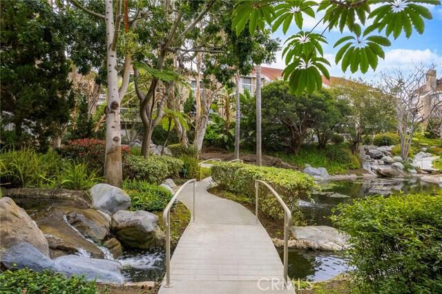20371 Bluffside Circle, Huntington Beach CA: https://media.crmls.org/mediaz/92f542a3-eb3e-4cd8-a847-cf8ccff1e240.jpg