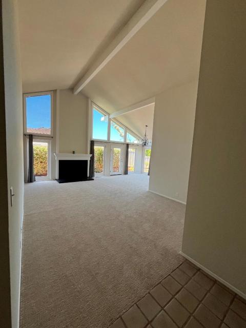 2066 Touraine Lane, Half Moon Bay CA: https://media.crmls.org/mediaz/92f576f0-74c2-43bf-89c0-4c4e946805bd.jpg