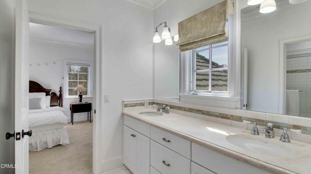 1929 Lyans Drive, La Canada Flintridge CA: https://media.crmls.org/mediaz/92f5b2de-4510-4458-995c-e547be9102e4.jpg
