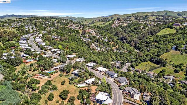 5354 Greenridge Rd, Castro Valley CA: https://media.crmls.org/mediaz/92f62ddf-8586-4d6e-a99d-99646cc3672a.jpg