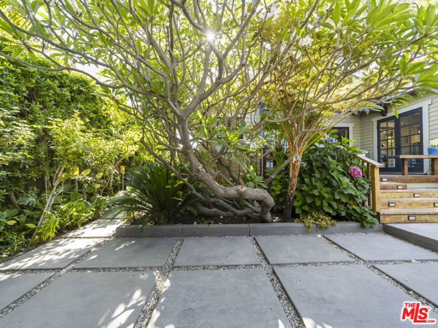 1528 N Curson Avenue, Los Angeles CA: https://media.crmls.org/mediaz/92f6a8de-8019-4f24-b28e-f0b07b0adf4d.jpg