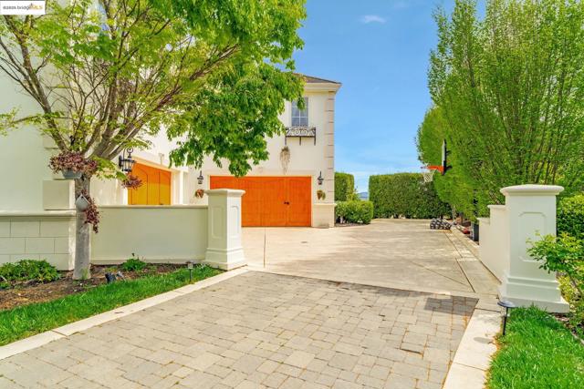 1853 Via Di Salerno, Pleasanton CA: https://media.crmls.org/mediaz/92f7a243-47ea-4d40-bdc4-b48e48b29713.jpg
