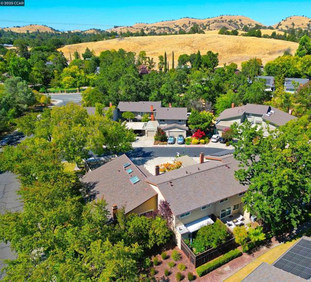 1105 Westmoreland Circle, Walnut Creek CA: https://media.crmls.org/mediaz/92f7c01c-127b-4346-91b4-b4a14e4e921e.jpg