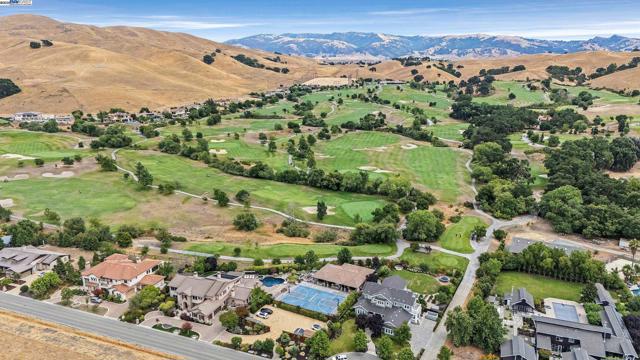 6745 Alisal St, Pleasanton CA: https://media.crmls.org/mediaz/92f7ec95-fbc3-4f35-b6fc-b48ad826b979.jpg