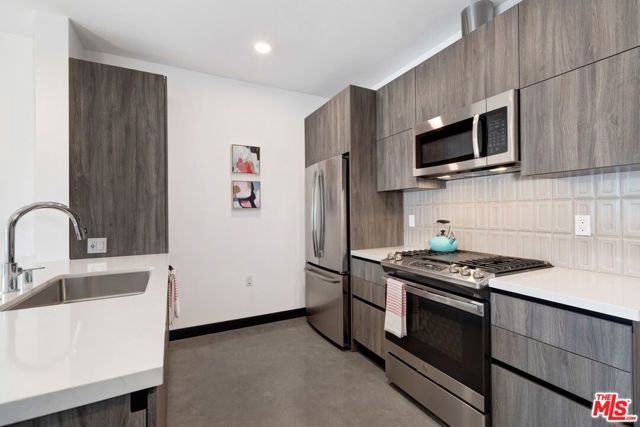 11036 Moorpark Street, Los Angeles CA: https://media.crmls.org/mediaz/92f88c6d-8399-4a8b-9ef5-f212c1c545d8.jpg