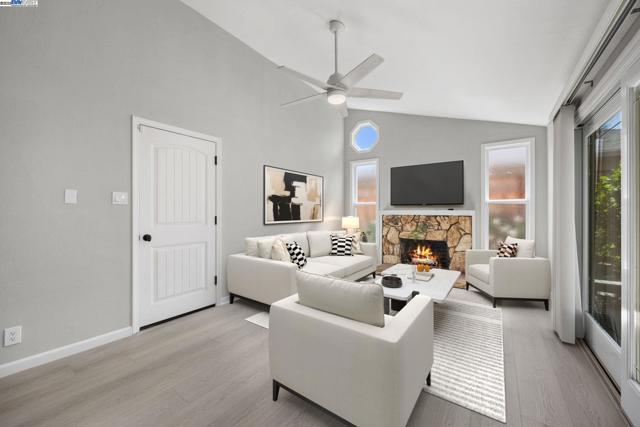 4580 Theresa Ave, Fremont CA: https://media.crmls.org/mediaz/92f8a9a8-362f-4549-be2a-e0b0c4b3fc4c.jpg