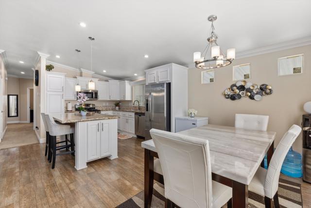 Detail Gallery Image 5 of 45 For 2700 E Valley Pkwy #64,  Escondido,  CA 92027 - 3 Beds | 2 Baths