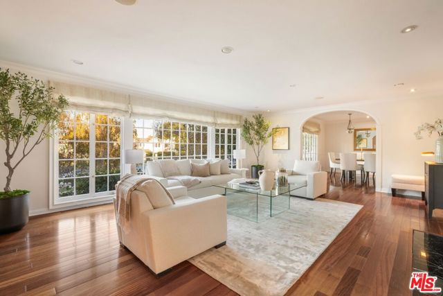 15550 Valley Vista Boulevard, Encino CA: https://media.crmls.org/mediaz/92f8fab1-c972-41c6-82fa-bd808543ec7e.jpg