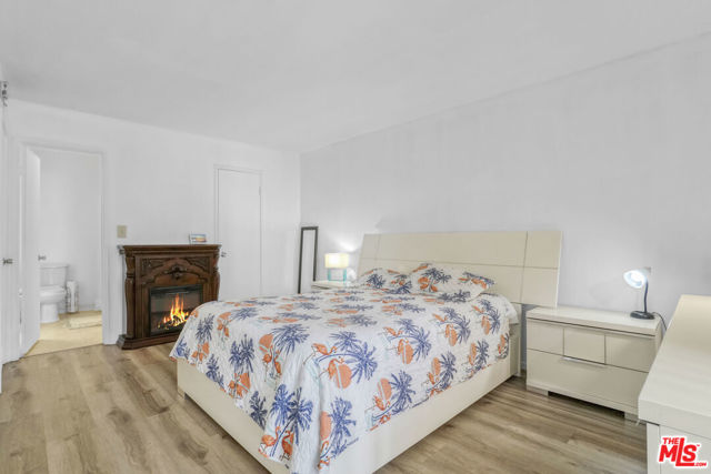 20134 Leadwell Street, Winnetka CA: https://media.crmls.org/mediaz/92f9b809-73df-4337-9b5f-6eb61182b4cf.jpg