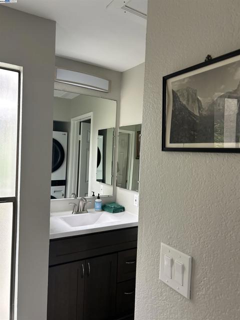 21117 Gary Dr, Hayward CA: https://media.crmls.org/mediaz/92fa3c56-14a6-469e-9d84-84817dc5cb22.jpg