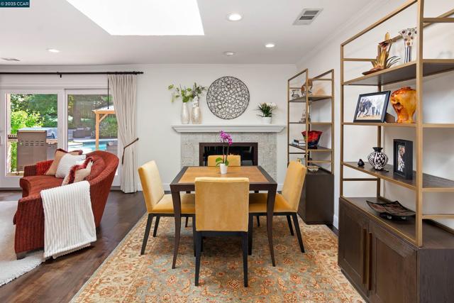 2142 Deer Oak Way, Danville CA: https://media.crmls.org/mediaz/92fa7280-d849-4b8e-8f4e-1120e7e31483.jpg