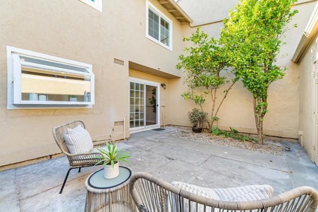 4243 Comet Circle, Union City CA: https://media.crmls.org/mediaz/92fb46d9-3958-4151-8b6b-d3eaba8cdbd7.jpg