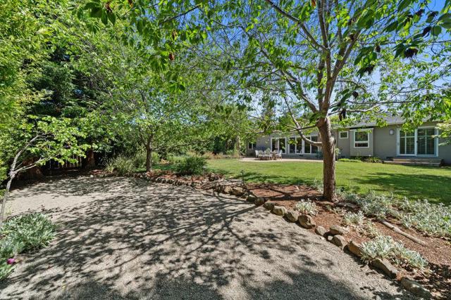 1634 Hollingsworth Drive, Mountain View CA: https://media.crmls.org/mediaz/92fb796c-0312-43c0-9d6c-2ba61cb7f3ab.jpg