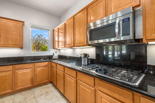 Image 10 of 36 For 41252 Gaslight Avenue