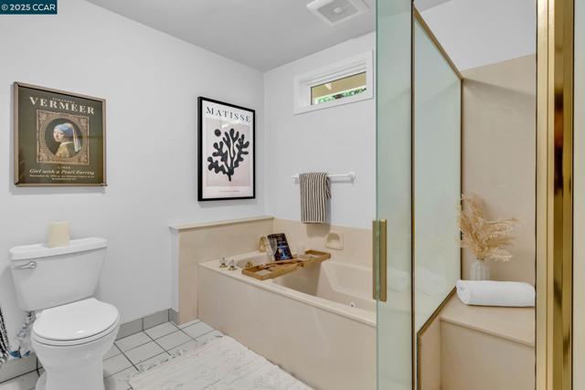 280 Sierra Dr, Walnut Creek CA: https://media.crmls.org/mediaz/92fbc154-4eb0-4d27-806e-28e485a9800d.jpg